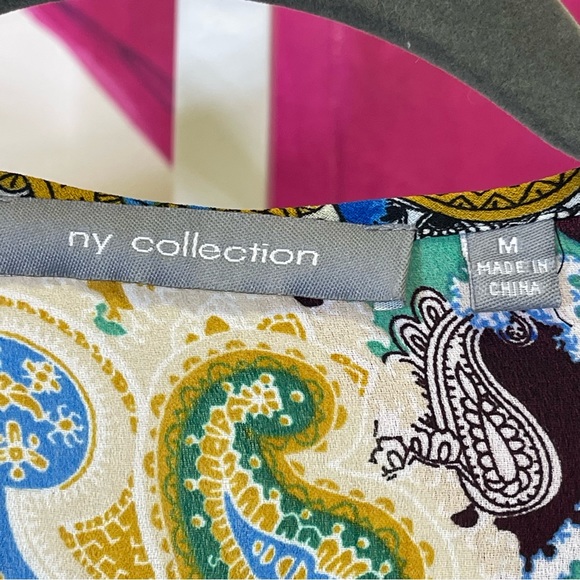 NY Collection, Button Up Lace Collared V-Neck Blouse. Size Medium - Picture 3 of 5